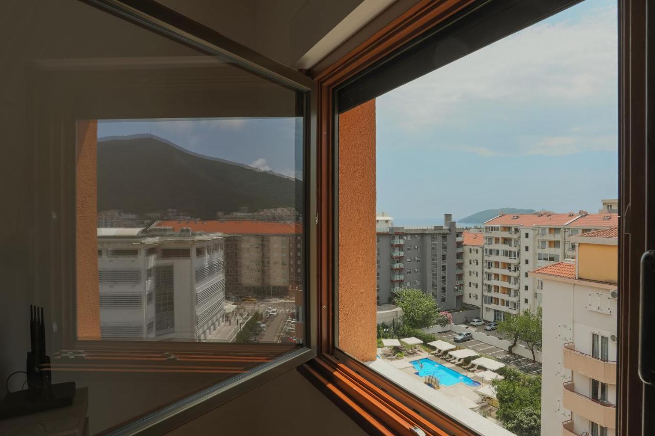 Cozy With Terrace * Budva